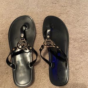 size 9 michael kors black rubber sandals w logo